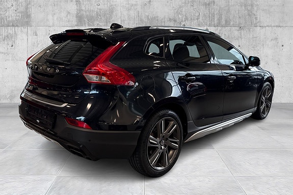 Volvo V40 Cross Country 5 of 19