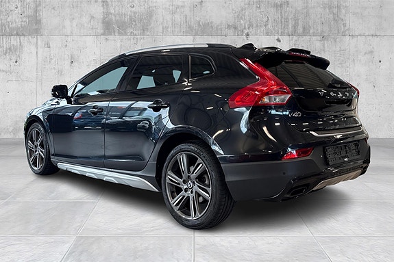 Volvo V40 Cross Country 3 of 19