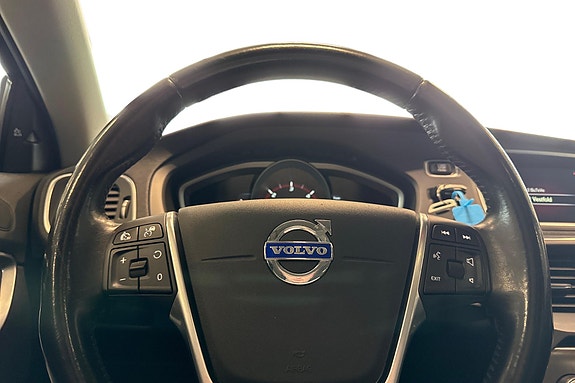 Volvo V40 Cross Country 16 of 19