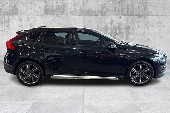 Volvo V40 Cross Country 6 of 19