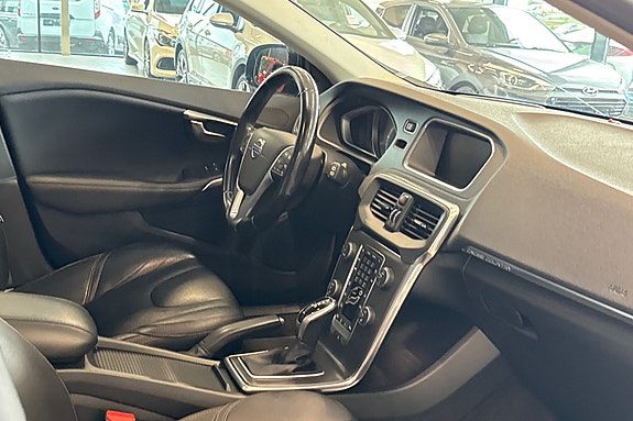 Volvo V40 Cross Country 19 of 19