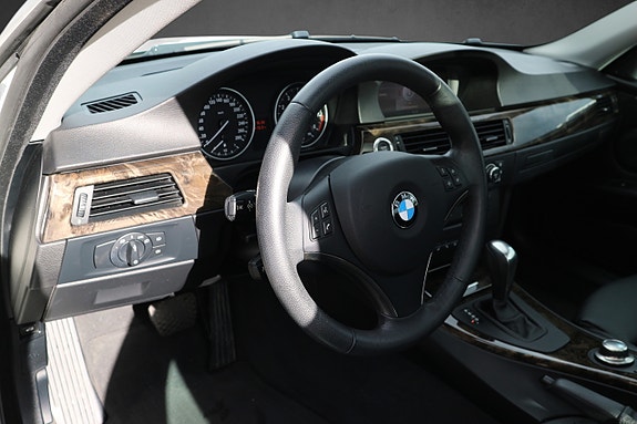 BMW 335i 15 of 18