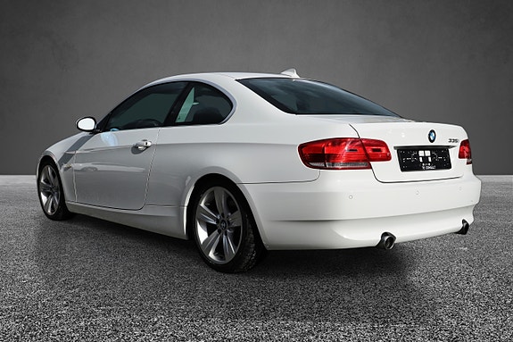 BMW 335i 7 of 18