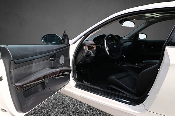 BMW 335i 13 of 18