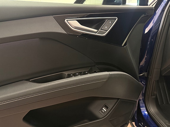 Audi Q4 e-tron 14 of 30