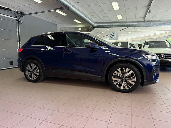 Audi Q4 e-tron 7 of 30