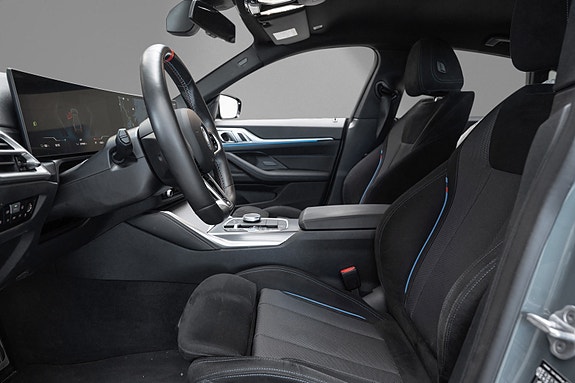 BMW i4 10 of 23