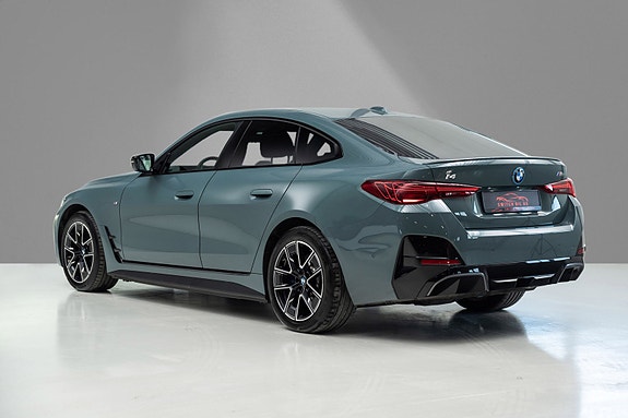 BMW i4 7 of 23