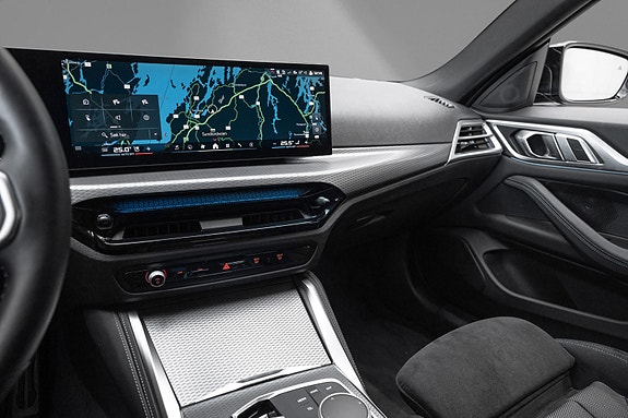 BMW i4 11 of 23