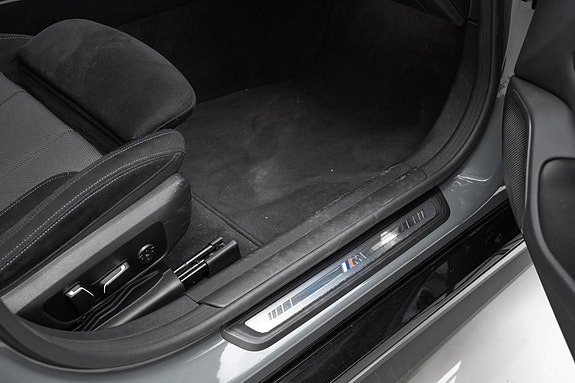 BMW i4 20 of 23