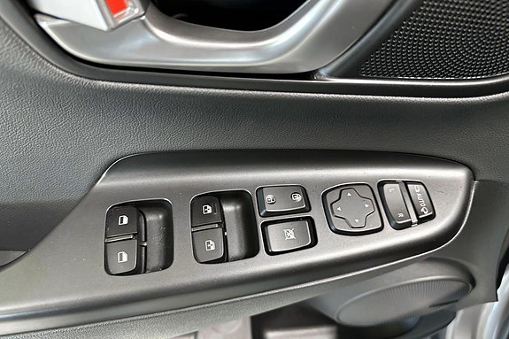 Hyundai Kona 11 of 25
