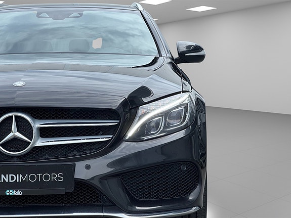 Mercedes-Benz 4 of 30