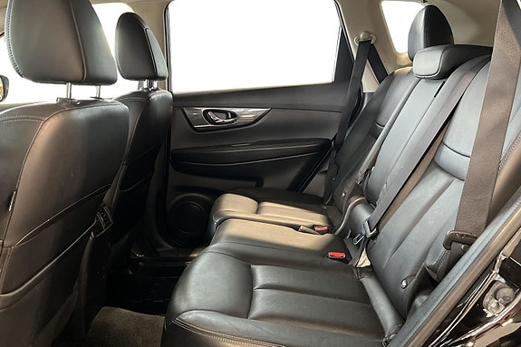 Nissan X-Trail 7 of 30