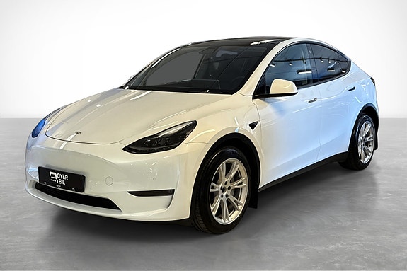 Tesla Model Y 3 of 30