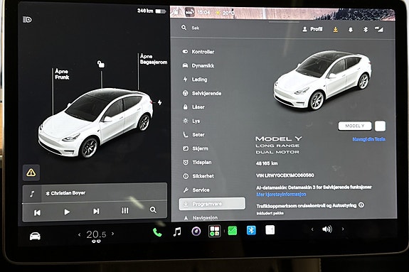Tesla Model Y 22 of 30