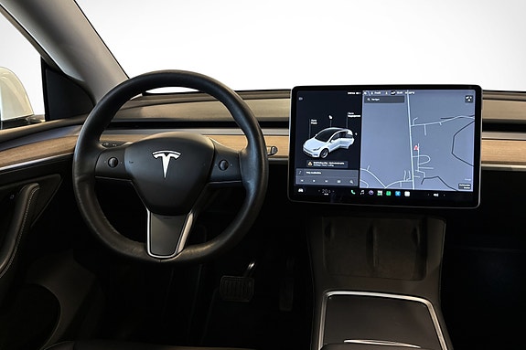 Tesla Model Y 15 of 30