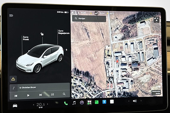 Tesla Model Y 20 of 30