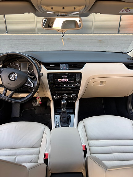 Skoda Octavia 11 of 17
