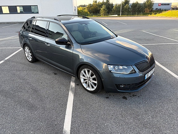 Skoda Octavia 2 of 17