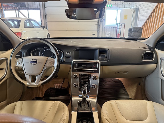 Volvo V60 28 of 30