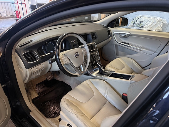 Volvo V60 17 of 30