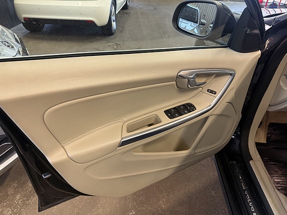 Volvo V60 16 of 30