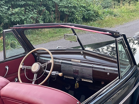 Cadillac 5 of 12