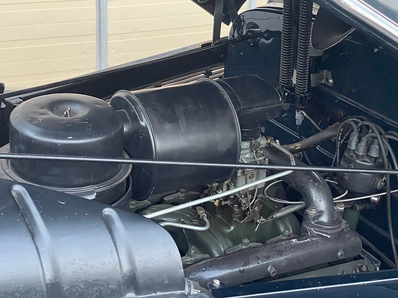 Cadillac 9 of 12