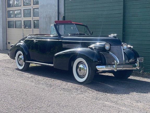 Cadillac 2 of 12