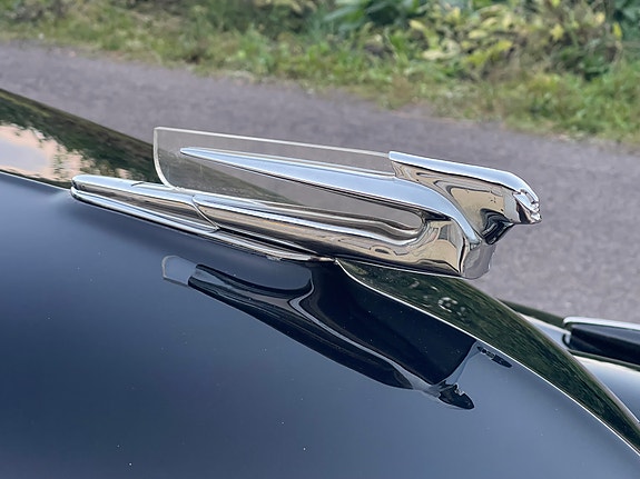 Cadillac 8 of 12