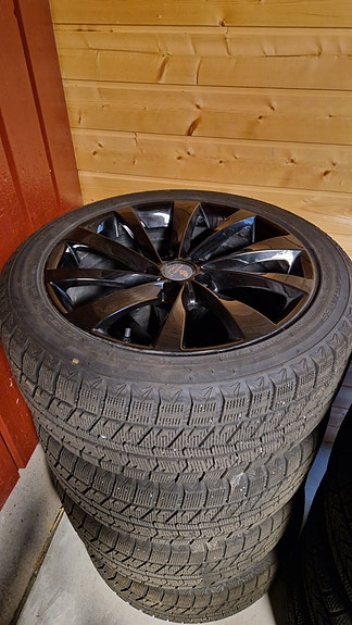 Tesla Model Y 20 of 20