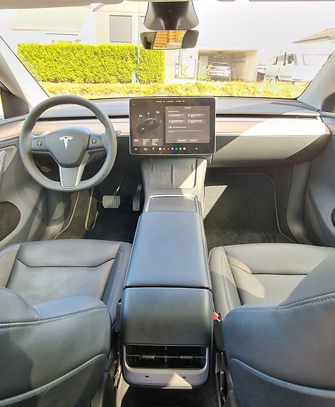 Tesla Model Y 9 of 20