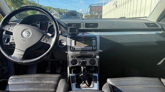 Volkswagen Passat 18 of 22