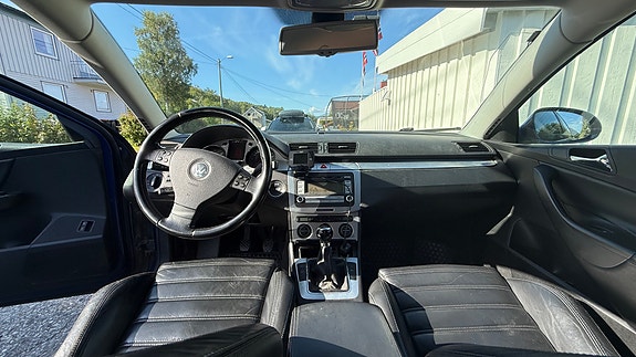 Volkswagen Passat 17 of 22