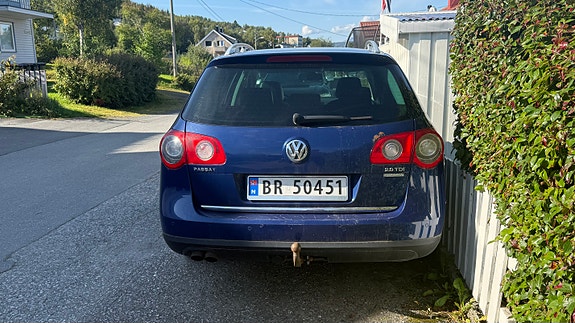 Volkswagen Passat 5 of 22