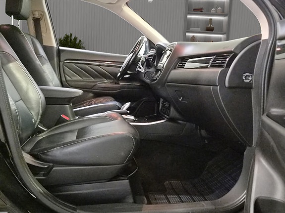 Mitsubishi Outlander 13 of 21