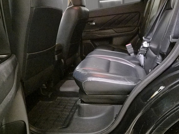 Mitsubishi Outlander 18 of 21
