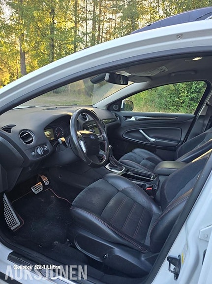 Ford Mondeo 14 of 19