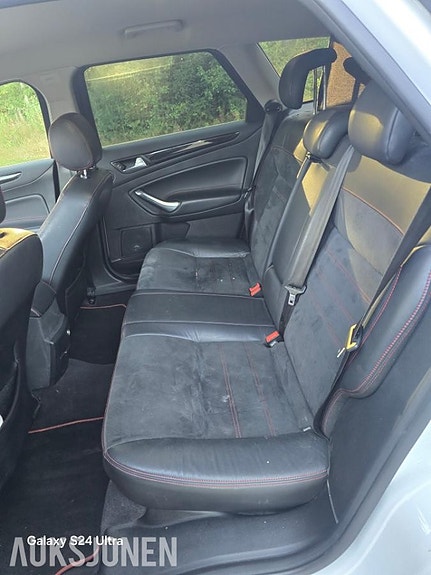 Ford Mondeo 17 of 19