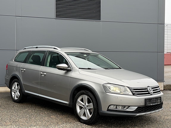 Volkswagen Passat Alltrack 3 of 24