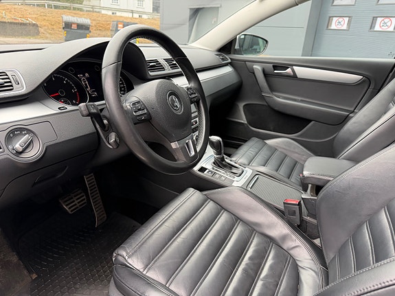Volkswagen Passat Alltrack 9 of 24