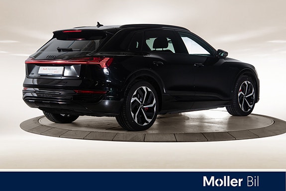Audi Q8 e-tron 5 of 30