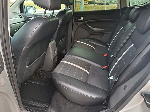 Ford Kuga 9 of 18