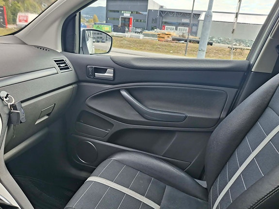 Ford Kuga 6 of 18