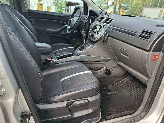 Ford Kuga 7 of 18
