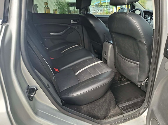 Ford Kuga 11 of 18