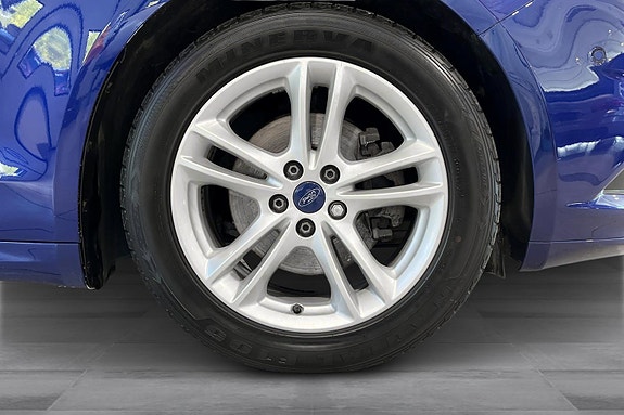 Ford Mondeo 24 of 29