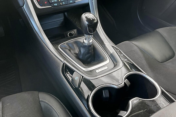 Ford Mondeo 14 of 29