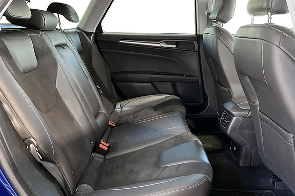 Ford Mondeo 22 of 29
