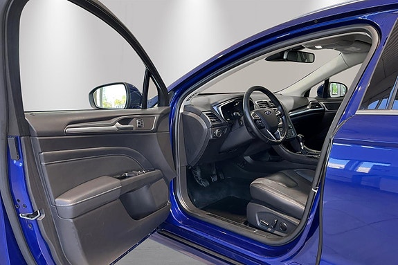 Ford Mondeo 25 of 29
